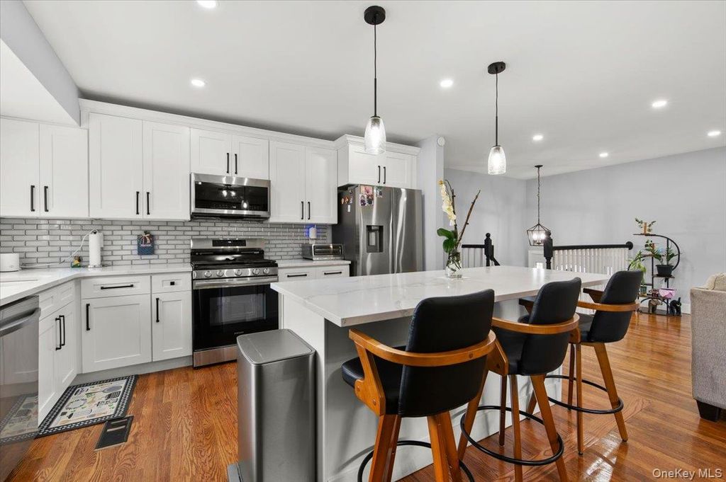 187 Catherine Street, Westbury, NY 11590 — photo 3