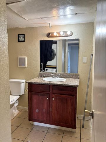 8417 Hearth Drive 7, Houston, TX 77054