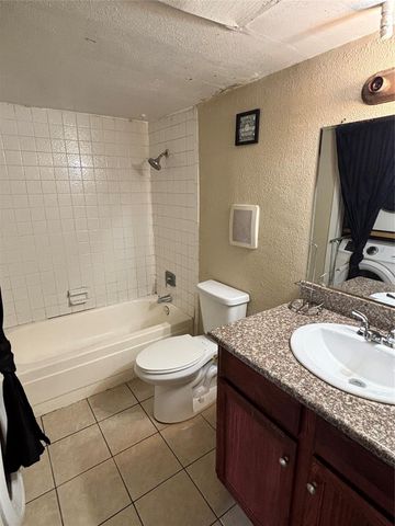 8417 Hearth Drive 7, Houston, TX 77054