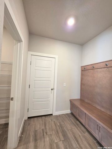 724 Fort Leonard, San Antonio, TX 78245