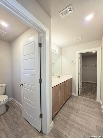 724 Fort Leonard, San Antonio, TX 78245