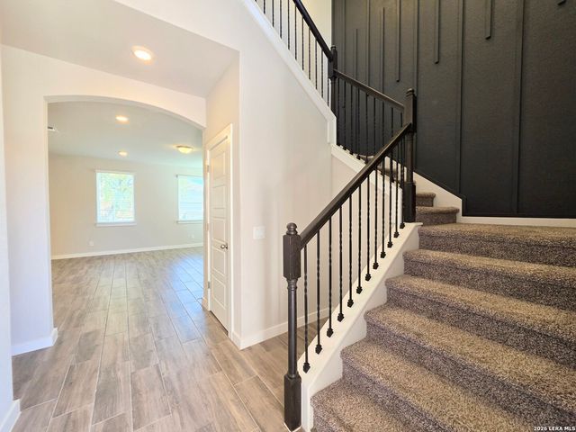 724 Fort Leonard, San Antonio, TX 78245