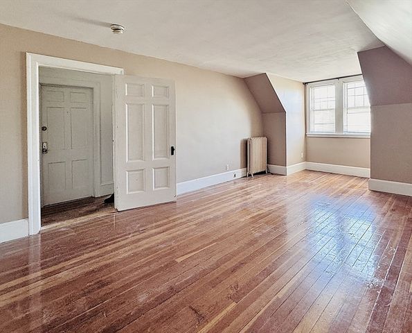 587 Haverhill Street 6, Lawrence, MA 01841