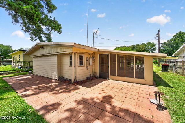 207 Belle Homme Drive, Lafayette, LA 70506