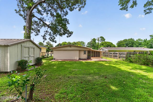 207 Belle Homme Drive, Lafayette, LA 70506