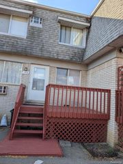 154 Ladd Road, Walled Lake, MI 48390