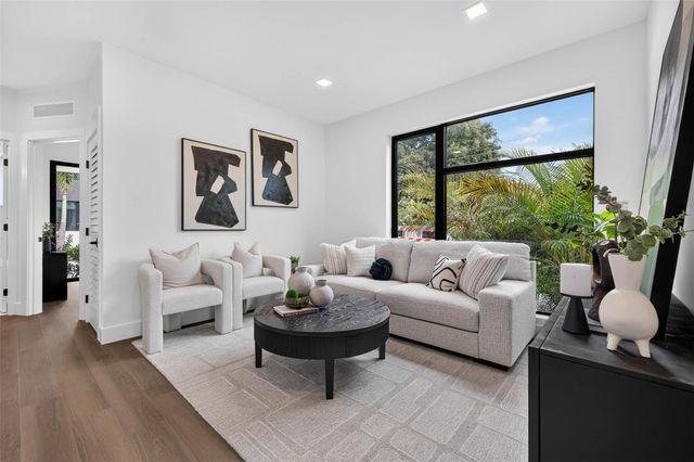 106 36TH STREET N, St Petersburg, FL 33713
