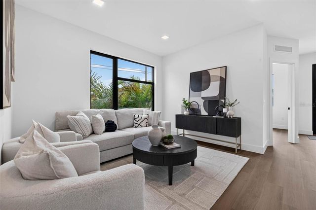 106 36TH STREET N, St Petersburg, FL 33713