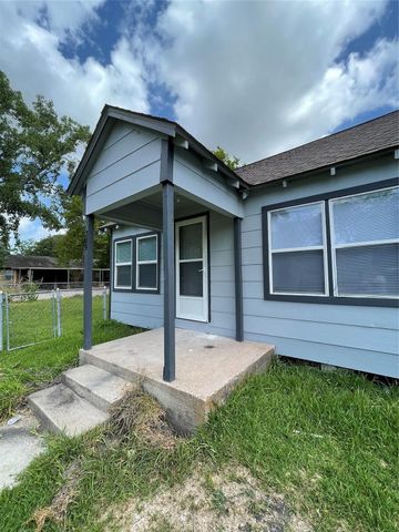 309 Ryan Street, Angleton, TX 77515
