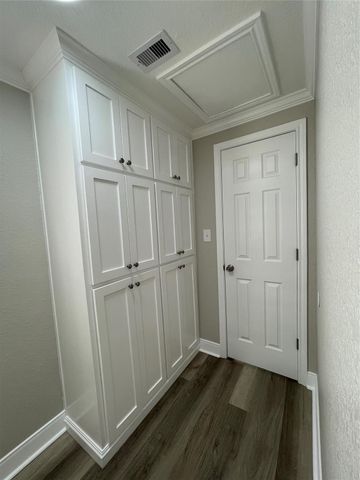 309 Ryan Street, Angleton, TX 77515