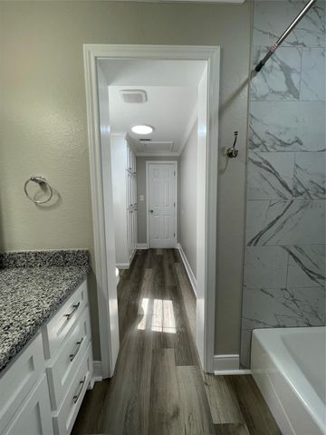 309 Ryan Street, Angleton, TX 77515