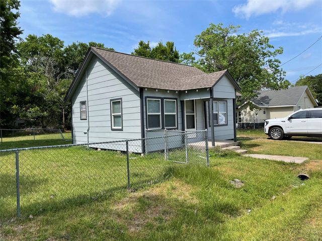 309 Ryan Street, Angleton, TX 77515