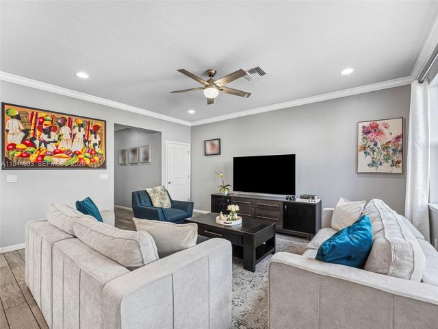 3953 Black Olive Lane, Hollywood, FL 33021