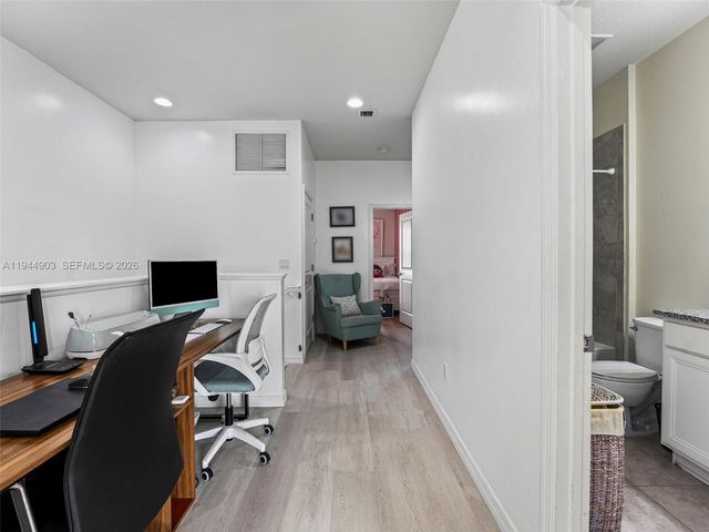 3953 Black Olive Lane, Hollywood, FL 33021