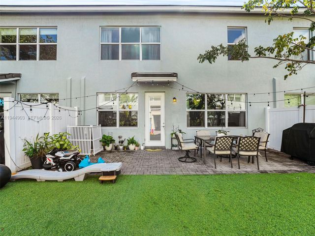 3953 Black Olive Lane, Hollywood, FL 33021