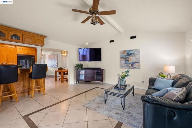 439 439 Hummingbird Ln, Livermore, CA 94551