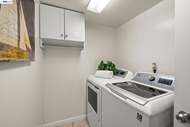 439 439 Hummingbird Ln, Livermore, CA 94551