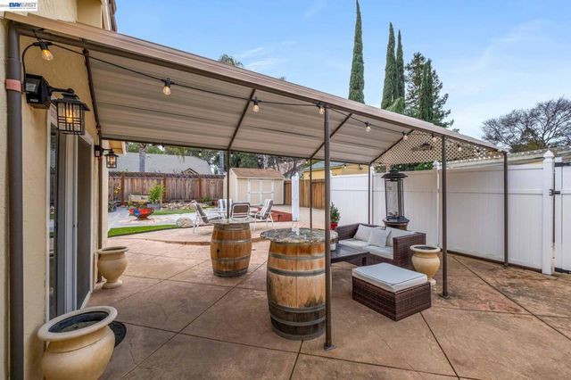 439 439 Hummingbird Ln, Livermore, CA 94551