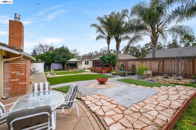 439 439 Hummingbird Ln, Livermore, CA 94551