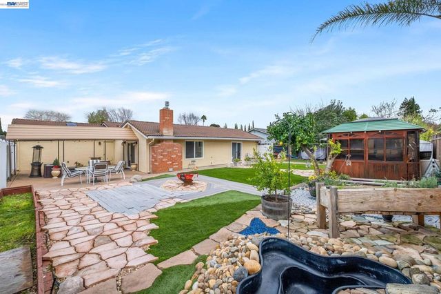 439 439 Hummingbird Ln, Livermore, CA 94551