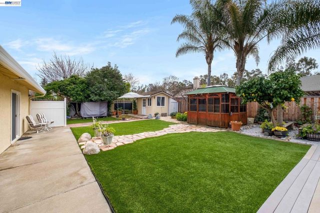 439 439 Hummingbird Ln, Livermore, CA 94551