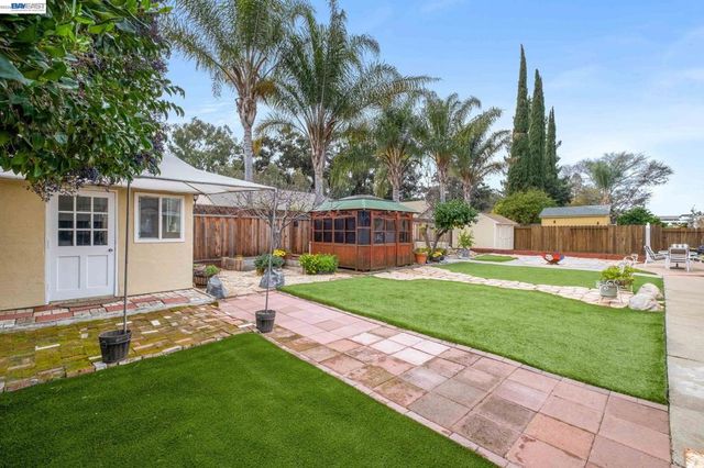 439 439 Hummingbird Ln, Livermore, CA 94551