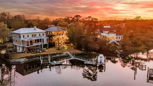 3516 Henrietta Hartford Road, Mount Pleasant, SC 29466