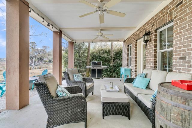 3516 Henrietta Hartford Road, Mount Pleasant, SC 29466