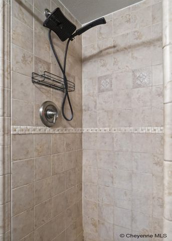 603 BALDWIN DR, Cheyenne, WY 82009