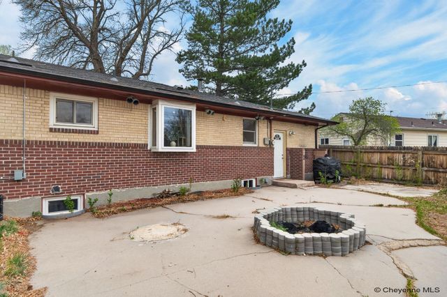 603 BALDWIN DR, Cheyenne, WY 82009