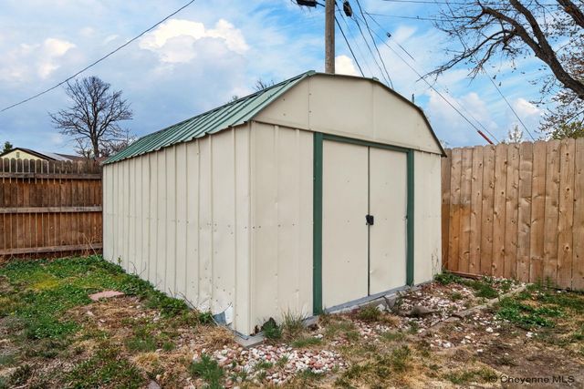 603 BALDWIN DR, Cheyenne, WY 82009