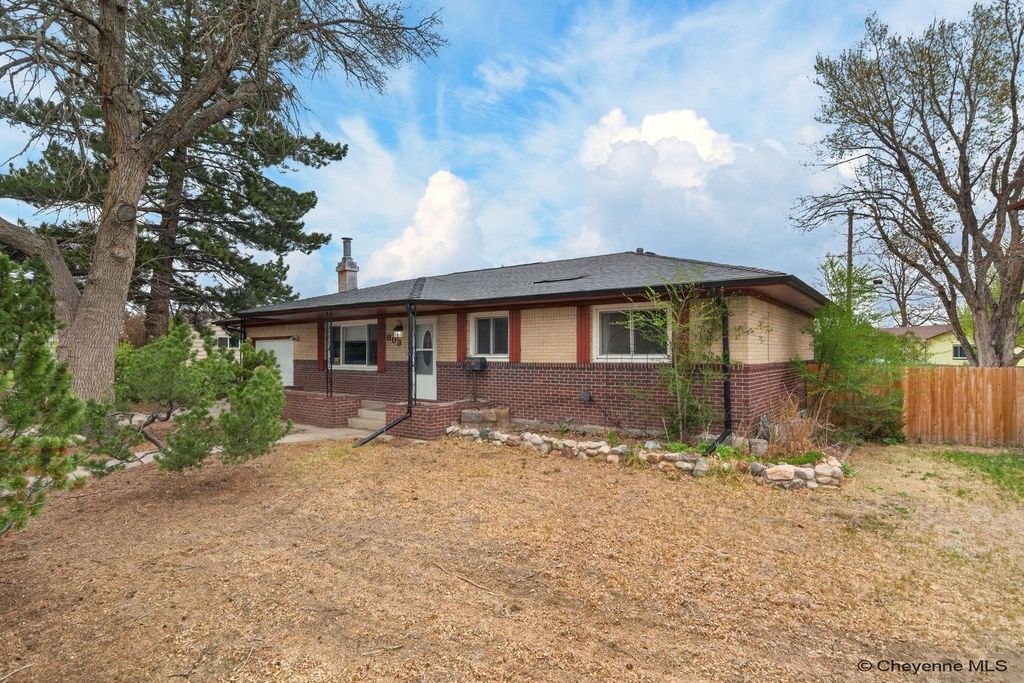603 BALDWIN DR, Cheyenne, WY 82009