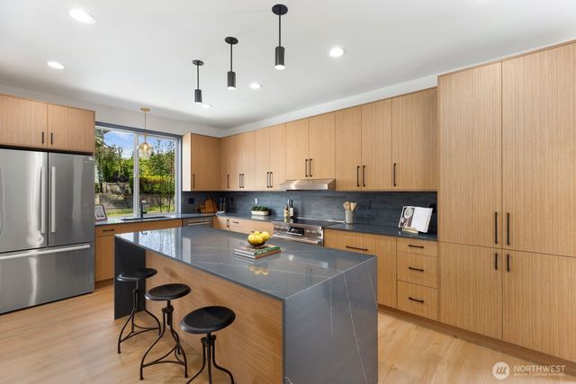 3305 S Hanford Street, Seattle, WA 98144