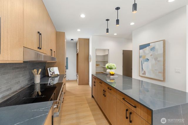 3305 S Hanford Street, Seattle, WA 98144