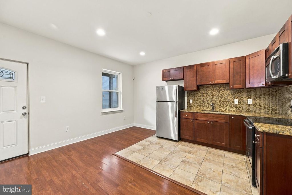 1134 W DAUPHIN ST, Philadelphia, PA 19133 — photo 5