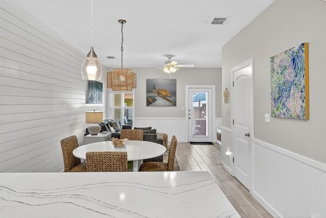 1813 S 11th St 102, Port Aransas, TX 78373