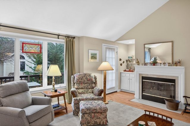 18 Windward St 18, Mashpee, MA 02649