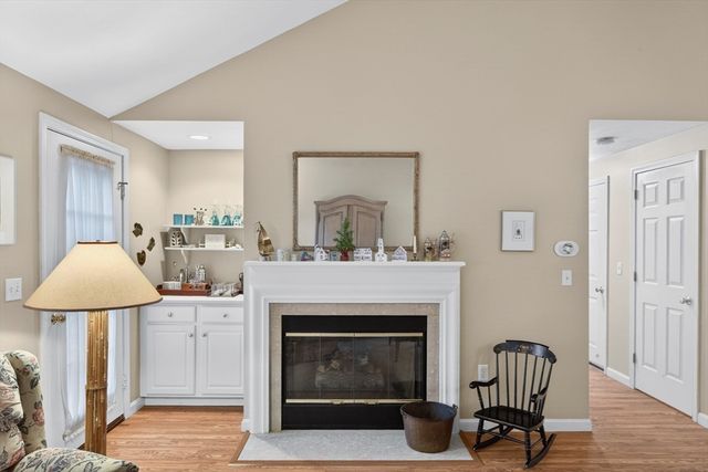 18 Windward St 18, Mashpee, MA 02649