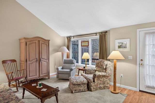 18 Windward St 18, Mashpee, MA 02649