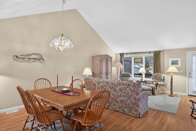 18 Windward St 18, Mashpee, MA 02649