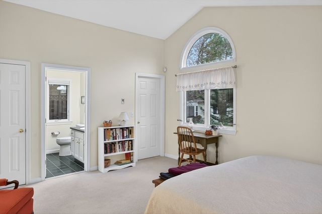 18 Windward St 18, Mashpee, MA 02649