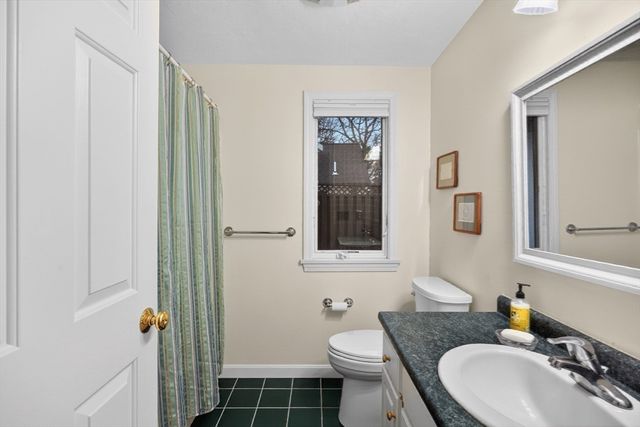 18 Windward St 18, Mashpee, MA 02649