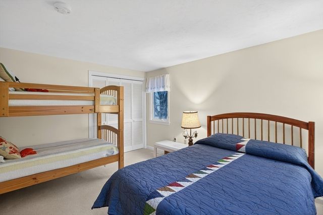 18 Windward St 18, Mashpee, MA 02649