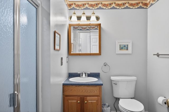 18 Windward St 18, Mashpee, MA 02649