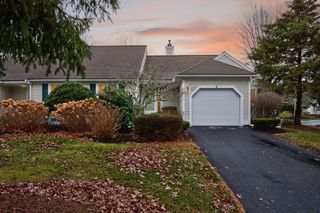 18 Windward St 18, Mashpee, MA 02649