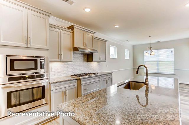 8644 Acadia Parkway 589, Sherrills Ford, NC 28673