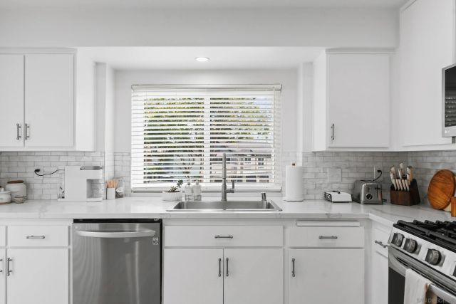 849 Bluebell Ct, Carlsbad, CA 92011