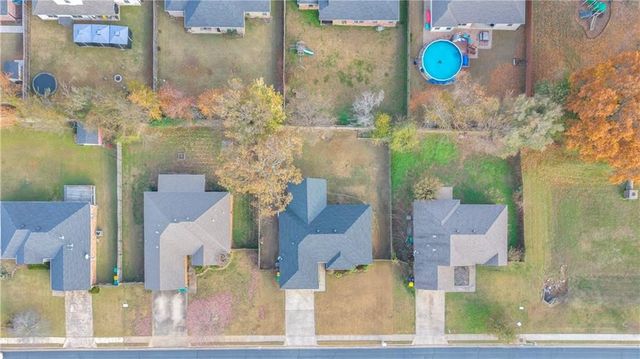 680 Reisling Street, Centerton, AR 72719