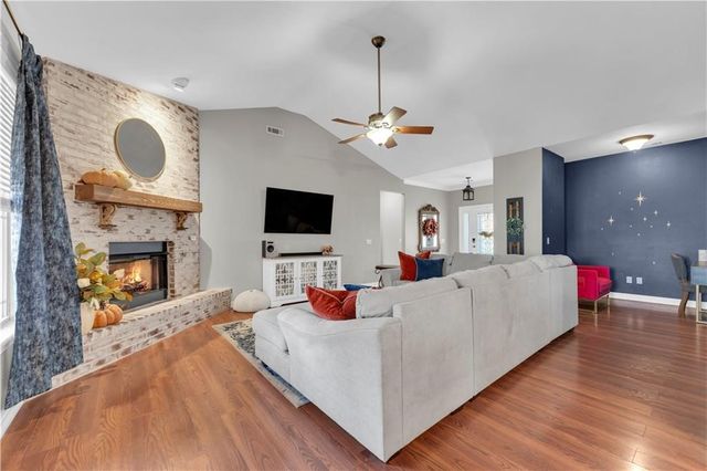 680 Reisling Street, Centerton, AR 72719