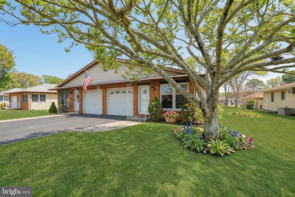 27 MAGNOLIA RD., Stafford Twp, NJ 08050